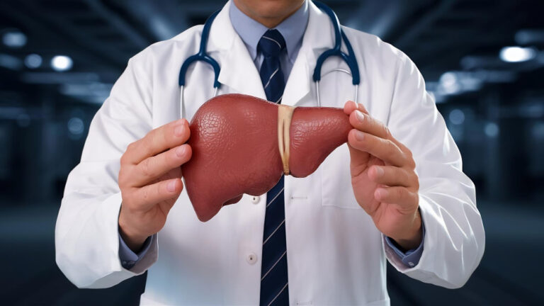 متى يستخدم الكي بالميكروييف في علاج اورام الكبد؟