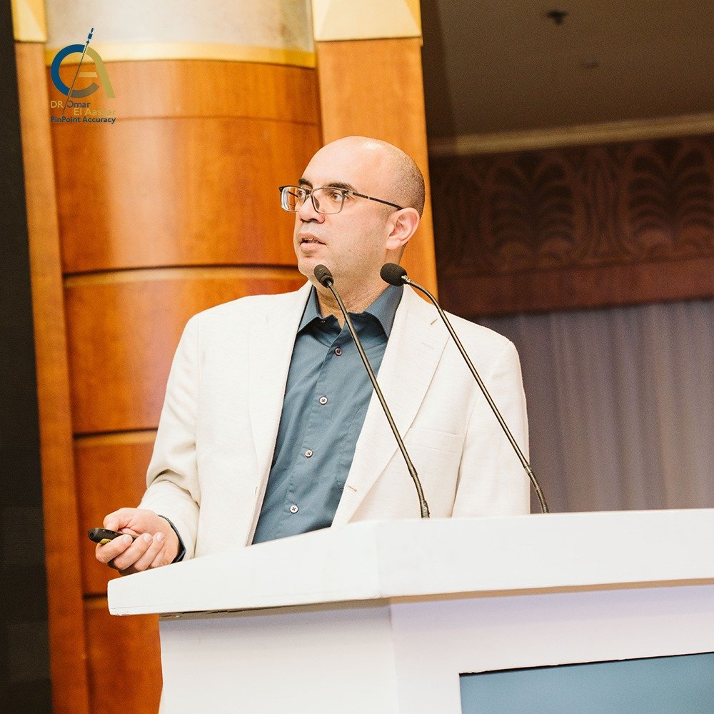 مزيد من الثقة: خبرة الدكتور عمر سميح الأعصر في الاشعة التداخلية 🎓